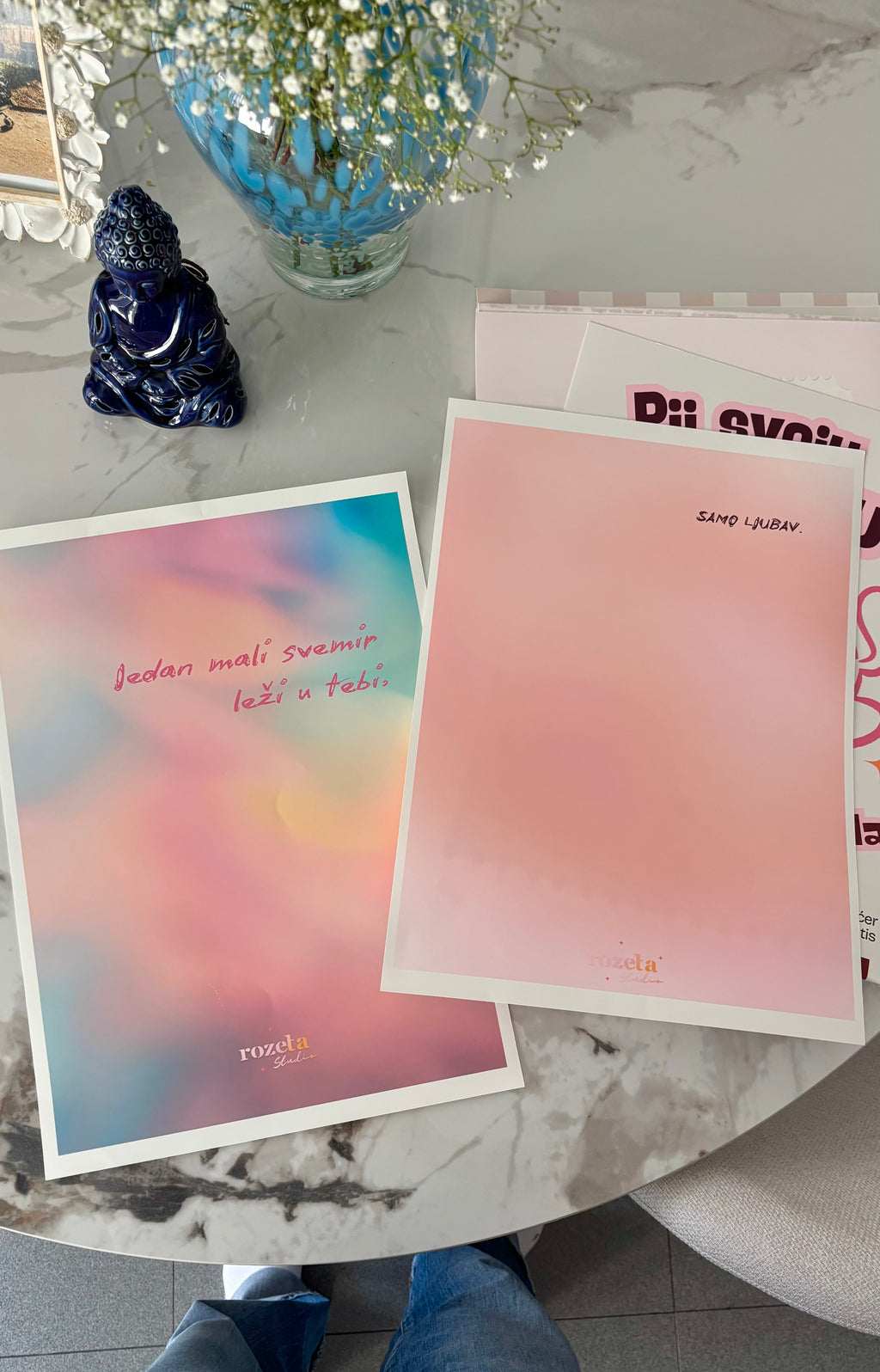 "Jedan mali svemir leži u tebi" Pastel Gradient